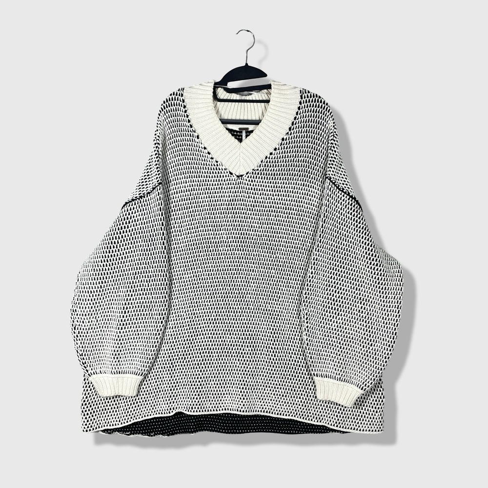 Free People V-Neck Sweater Womens Large White Black Boho Oversized Chunky Knit